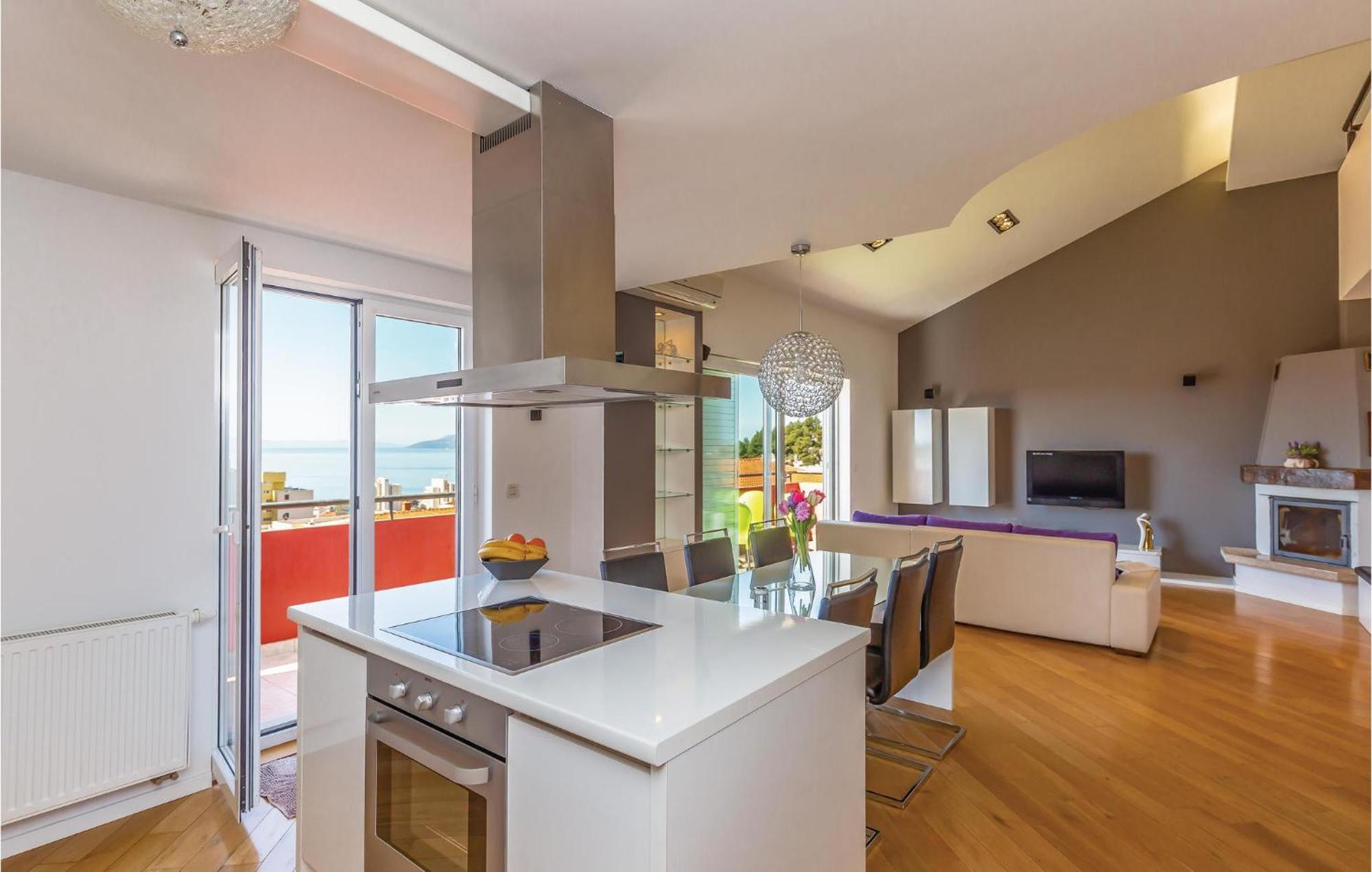 Lovely Apartment In Makarska With Kitchenette Luaran gambar