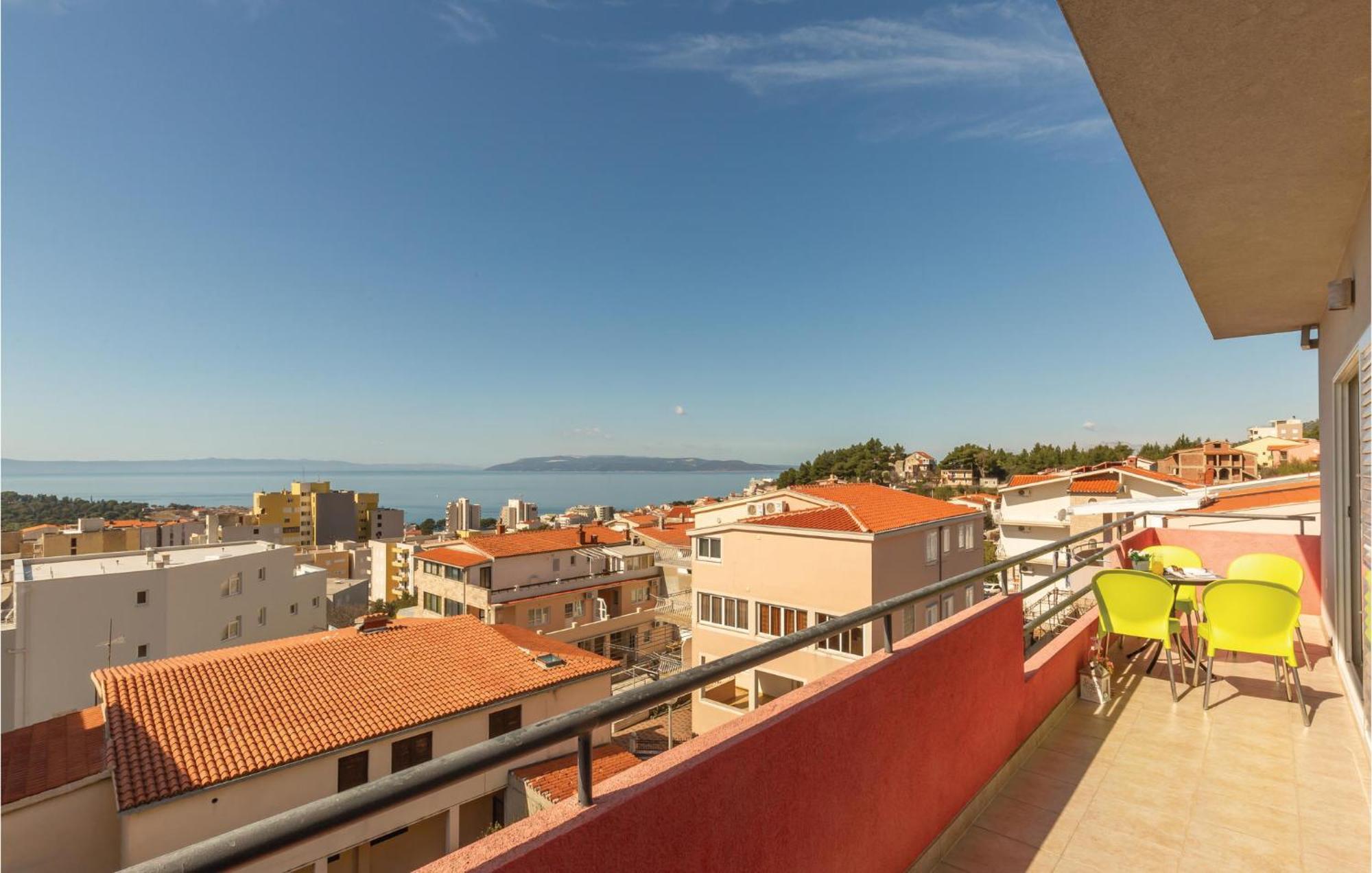 Lovely Apartment In Makarska With Kitchenette Luaran gambar